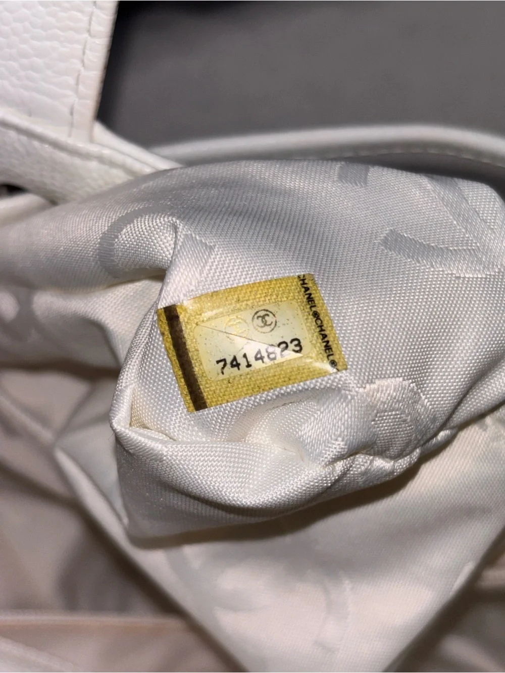 CHANEL Vintage White Caviar Leather CC Drawstring Tote Shoulder Bag 9.5”